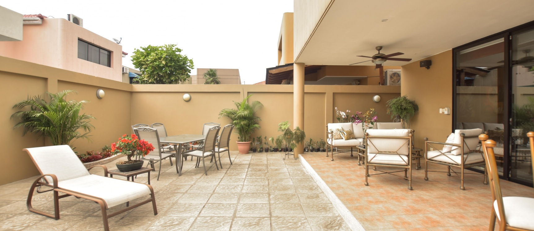 Casa en venta en urbanización Villa Nueva GeoBienes - Casa en venta en urbanización Villa Nueva - Plusvalia Guayaquil Casas de venta y alquiler Inmobiliaria Ecuador