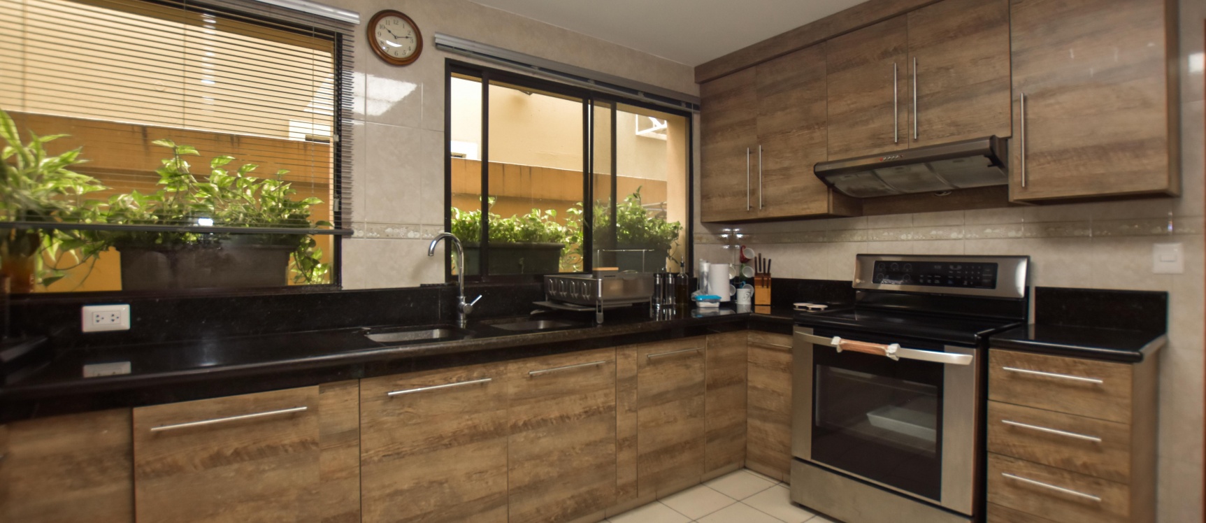 Casa en venta en urbanización Villa Nueva GeoBienes - Casa en venta en urbanización Villa Nueva - Plusvalia Guayaquil Casas de venta y alquiler Inmobiliaria Ecuador