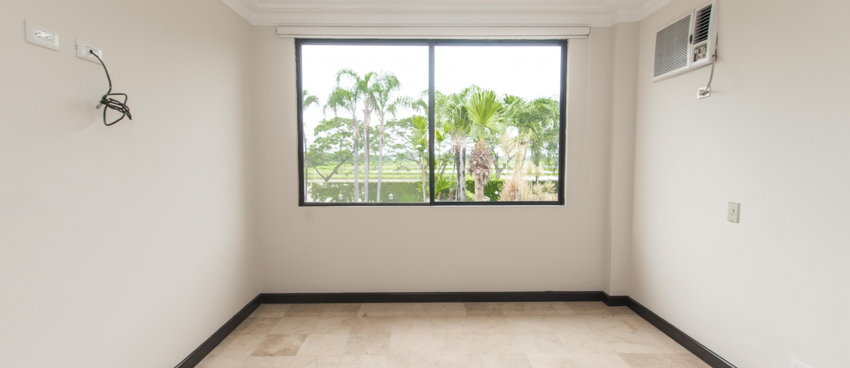 Casa en venta en Urbanización Vista al Parque, Samborondón GeoBienes - Casa en venta en Samborondón - Plusvalia Guayaquil Casas de venta y alquiler Inmobiliaria Ecuador