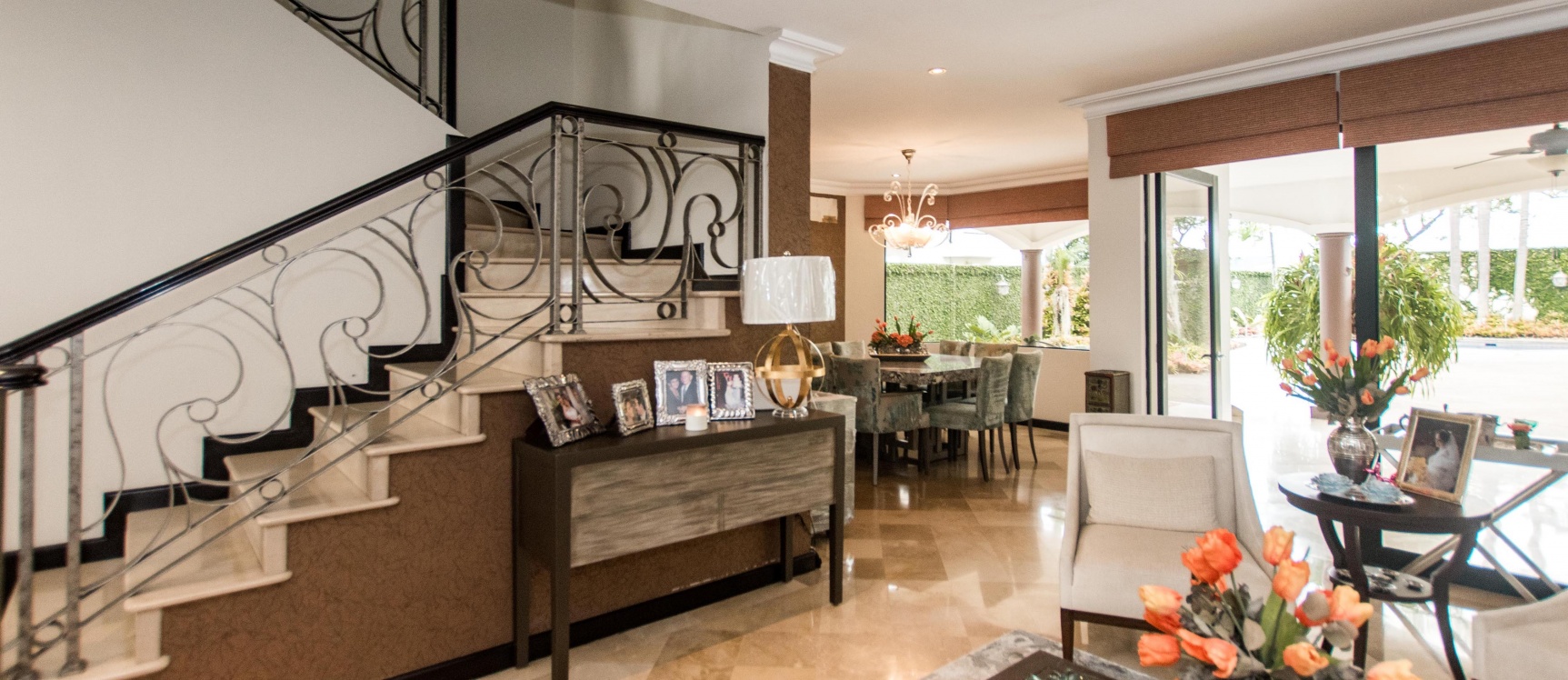 Casa en venta en Urbanización Vista al Parque, Samborondón GeoBienes - Casa en venta en Samborondón - Plusvalia Guayaquil Casas de venta y alquiler Inmobiliaria Ecuador