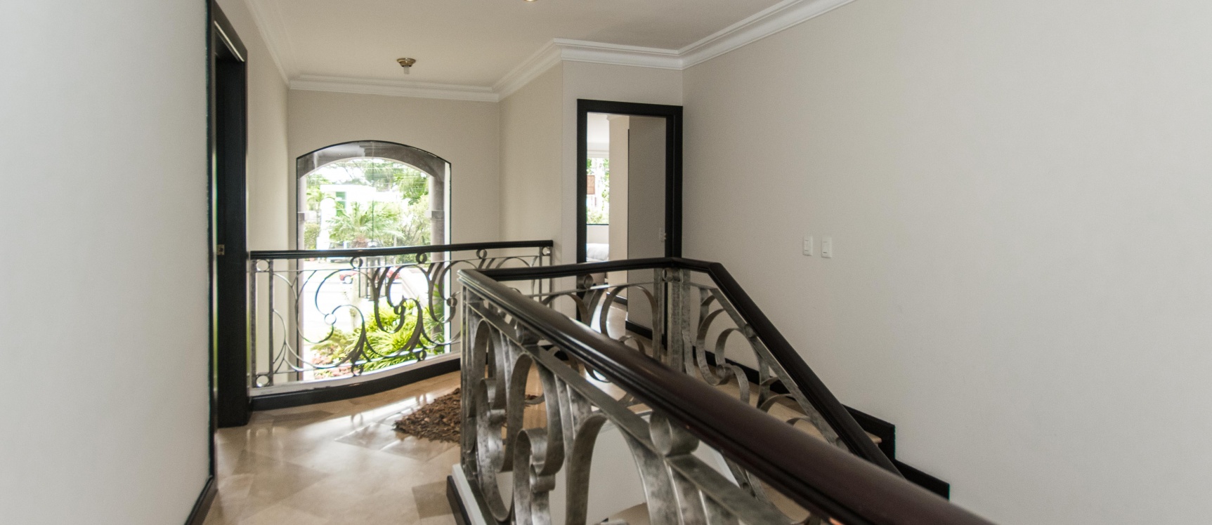 Casa en venta en Urbanización Vista al Parque, Samborondón GeoBienes - Casa en venta en Samborondón - Plusvalia Guayaquil Casas de venta y alquiler Inmobiliaria Ecuador