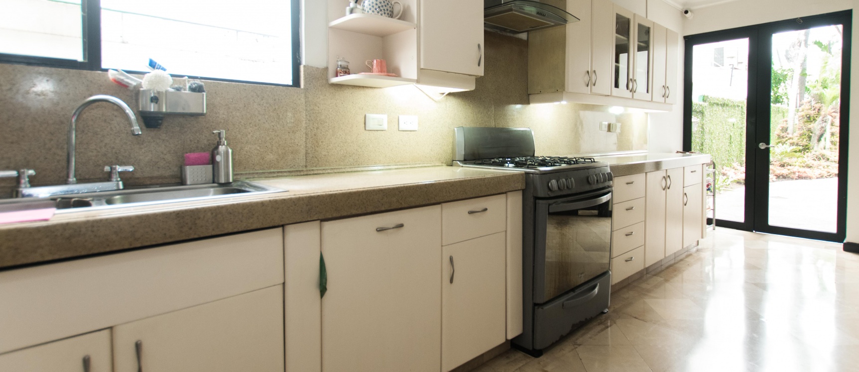 Casa en venta en Urbanización Vista al Parque, Samborondón GeoBienes - Casa en venta en Samborondón - Plusvalia Guayaquil Casas de venta y alquiler Inmobiliaria Ecuador