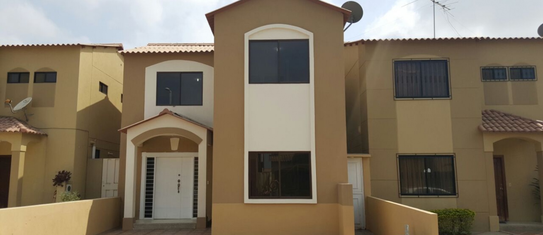 Casa en Venta en Villa Club, Etapa Galaxia, Modelo Orion GeoBienes - Casa en Venta en Villa Club, Etapa Galaxia, Modelo Orion - Plusvalia Guayaquil Casas de venta y alquiler Inmobiliaria Ecuador