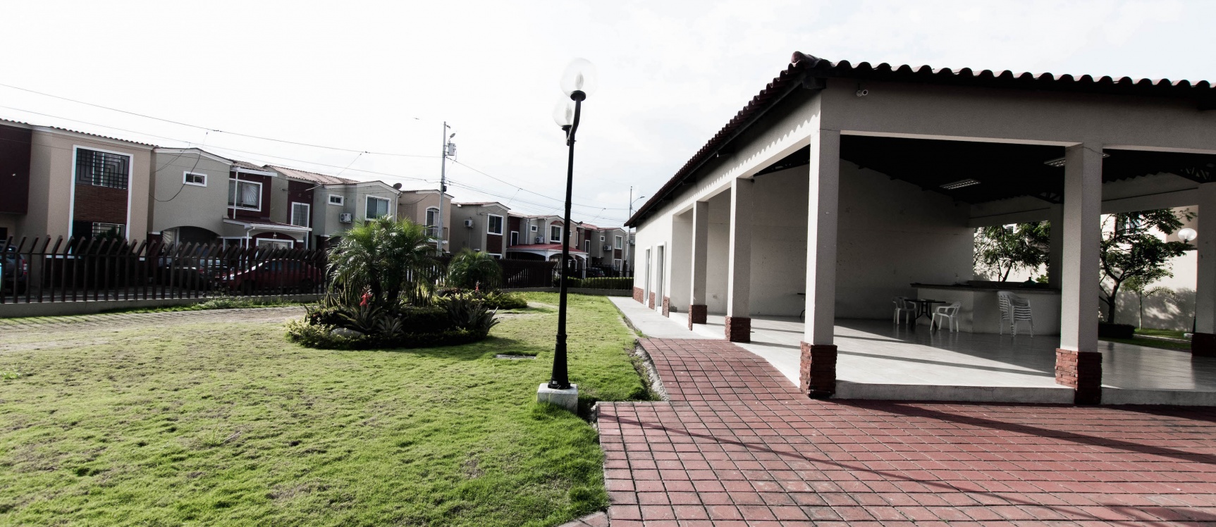 GeoBienes - Casa en venta en Villa Italia, via Daule - Plusvalia Guayaquil Casas de venta y alquiler Inmobiliaria Ecuador