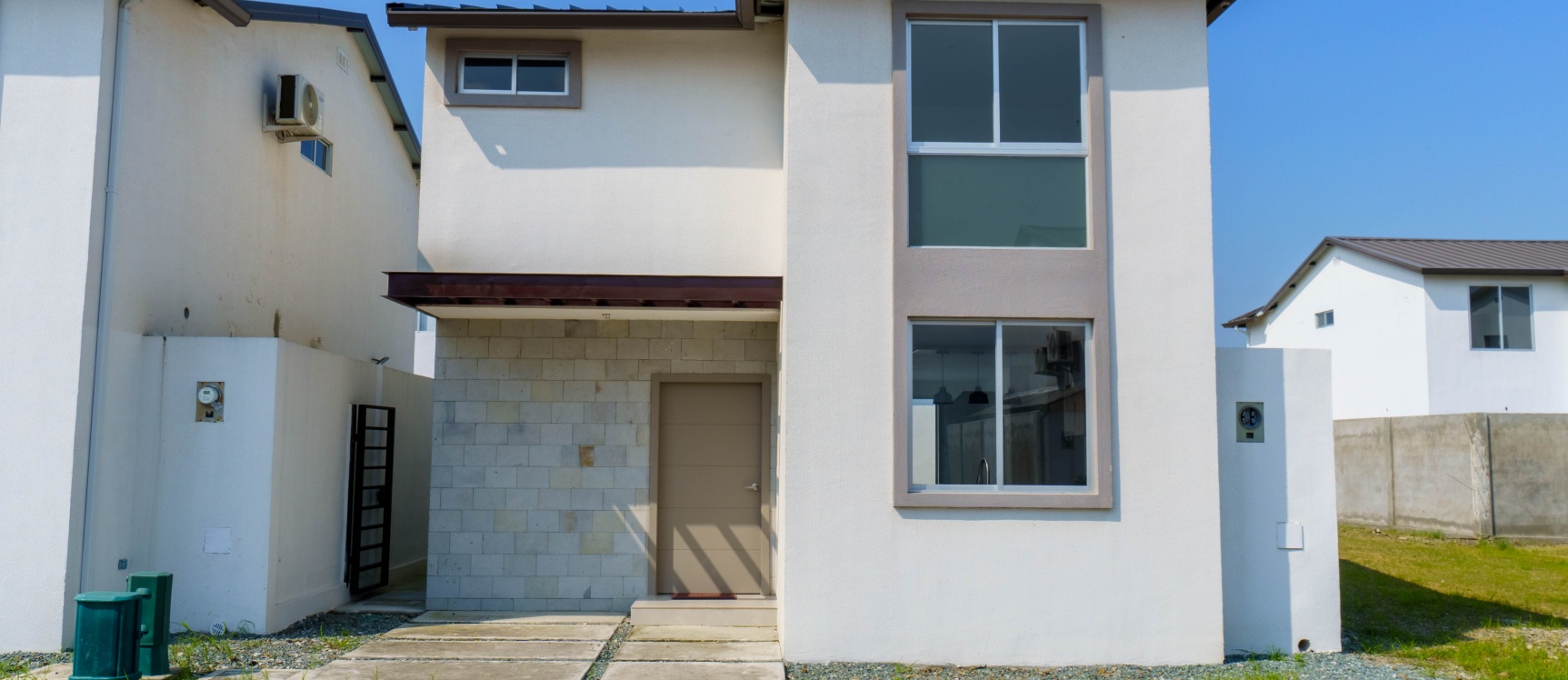 Casa en venta por estrenar con excelentes acabados en Urbanizacion Amalfi, Km 5.5 Vía la Aurora Salitre GeoBienes - Casa en venta por estrenar con excelentes acabados en Urbanizacion Amalfi, Km 5.5 Vía la Aurora Salitre - Plusvalia Guayaquil Casas de venta y alquiler Inmobiliaria Ecuador