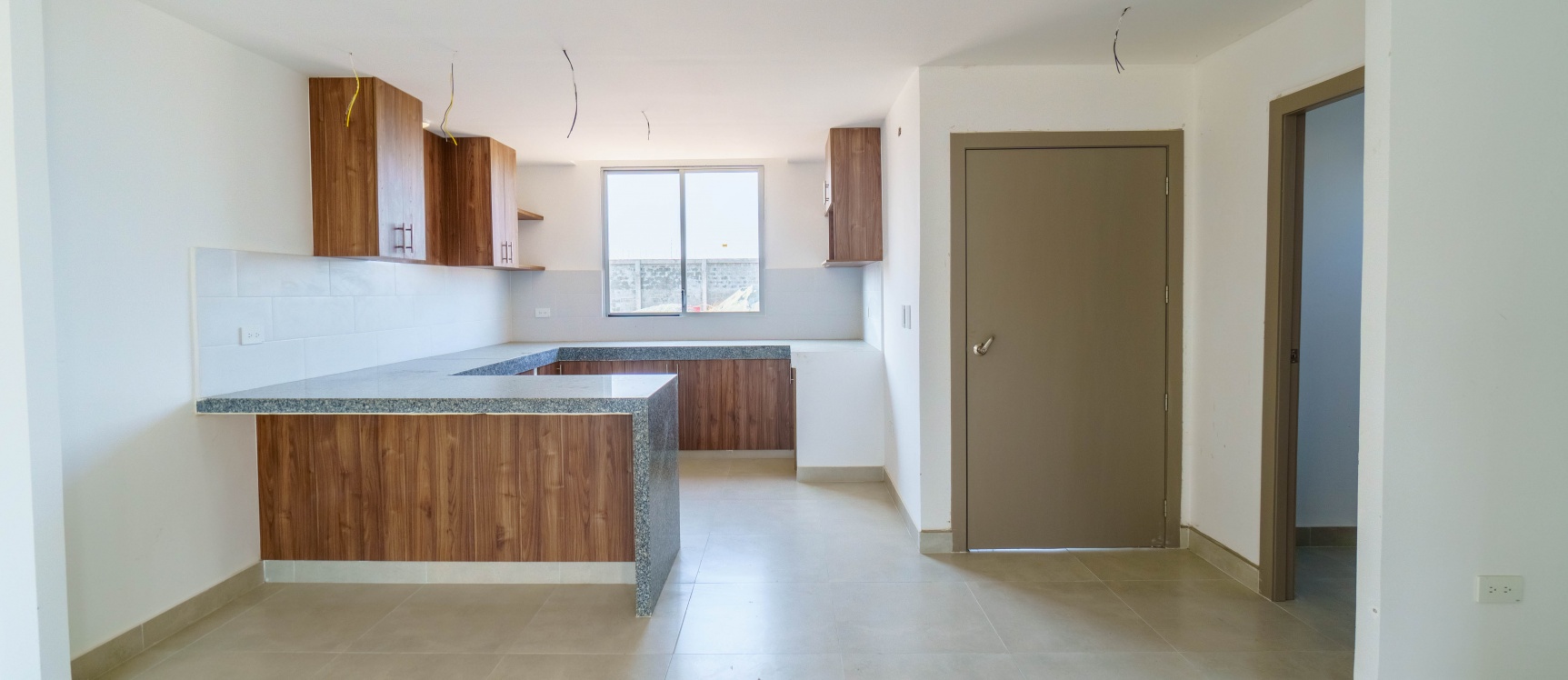 Casa en venta por estrenar con excelentes acabados en Urbanización Amalfi, Vía la Aurora Km 5.5 GeoBienes - Casa en venta por estrenar con excelentes acabados en Urbanización Amalfi, Vía la Aurora Km 5.5 - Plusvalia Guayaquil Casas de venta y alquiler Inmobiliaria Ecuador