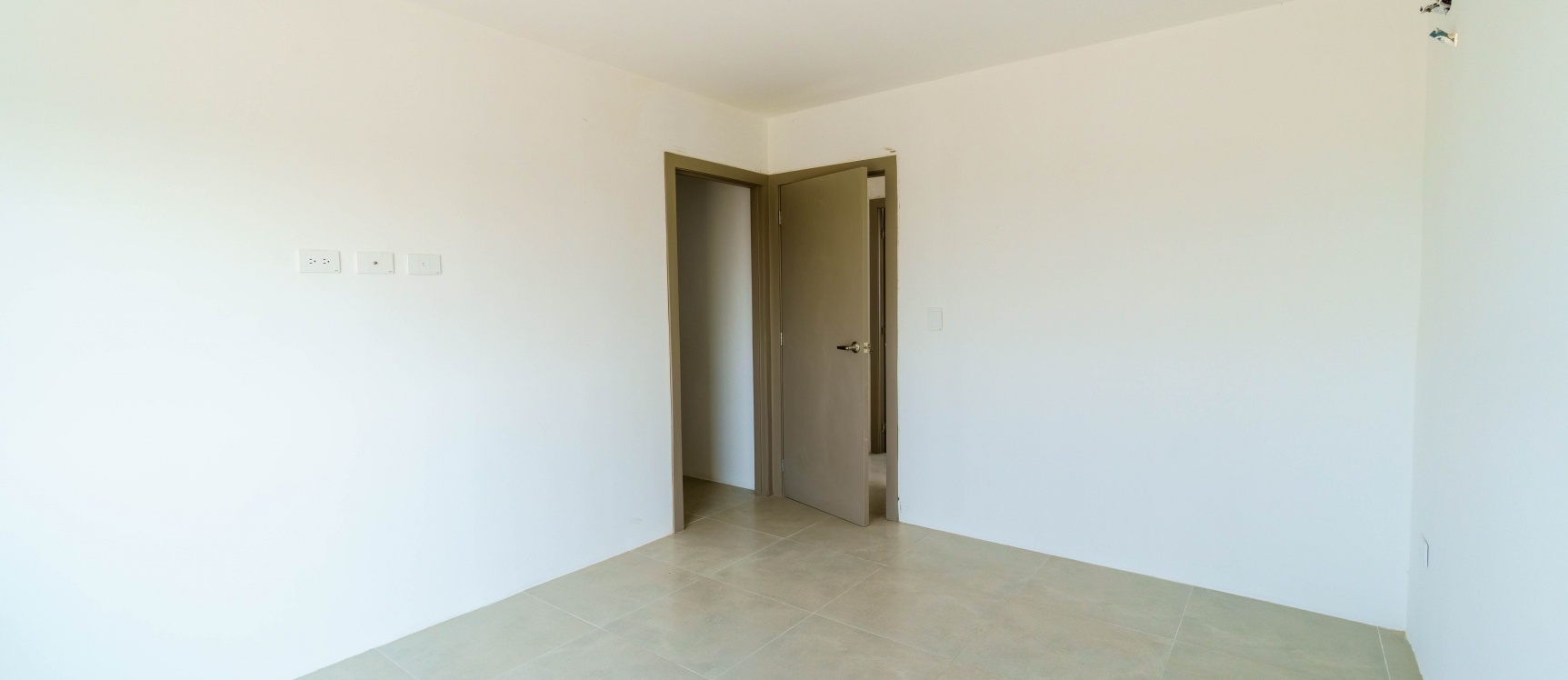 Casa en venta por estrenar con excelentes acabados en Urbanización Amalfi, Vía la Aurora Km 5.5 GeoBienes - Casa en venta por estrenar con excelentes acabados en Urbanización Amalfi, Vía la Aurora Km 5.5 - Plusvalia Guayaquil Casas de venta y alquiler Inmobiliaria Ecuador