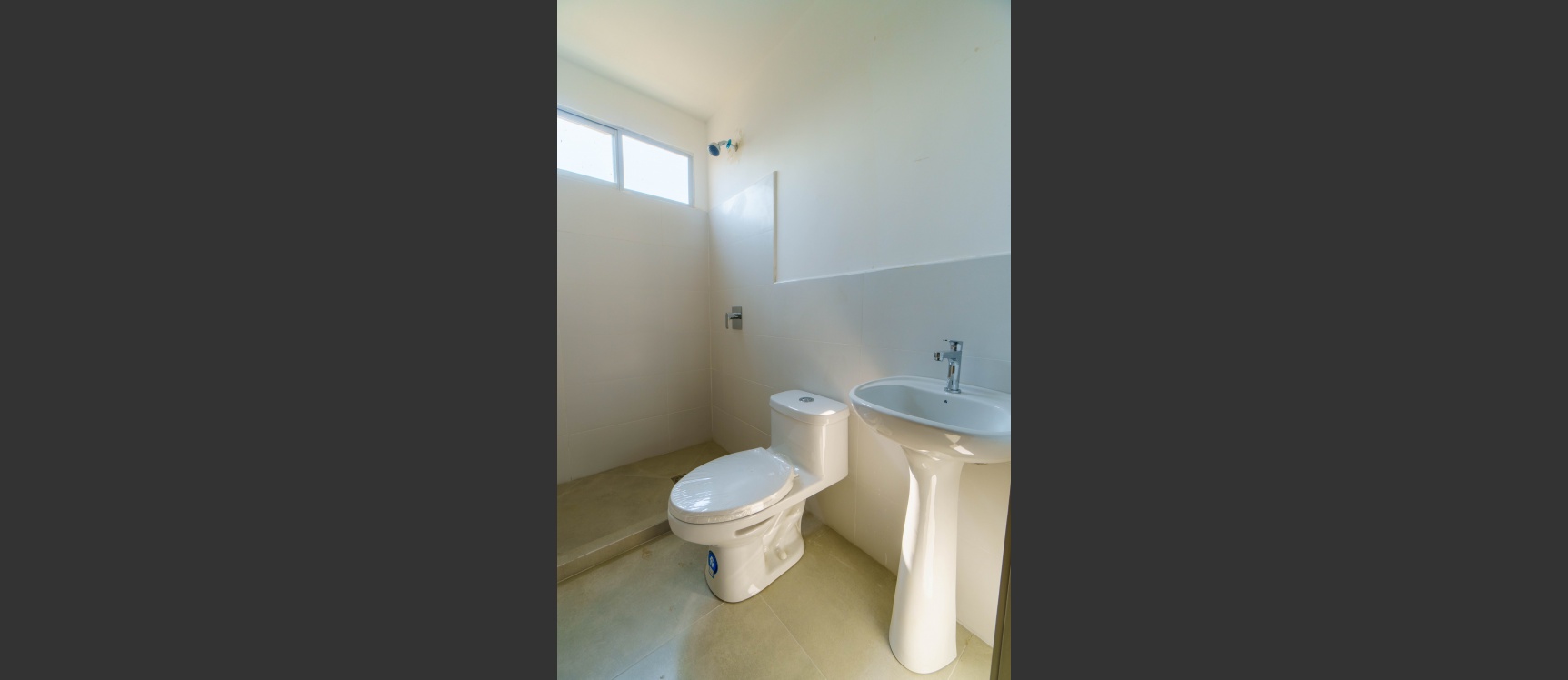 Casa en venta por estrenar con excelentes acabados en Urbanización Amalfi, Vía la Aurora Km 5.5 GeoBienes - Casa en venta por estrenar con excelentes acabados en Urbanización Amalfi, Vía la Aurora Km 5.5 - Plusvalia Guayaquil Casas de venta y alquiler Inmobiliaria Ecuador
