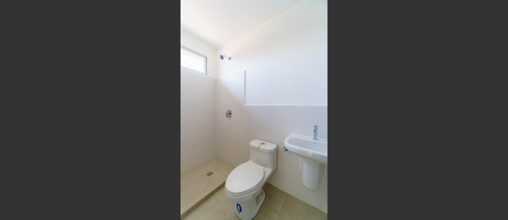 Casa en venta por estrenar con excelentes acabados en Urbanización Amalfi, Vía la Aurora Km 5.5 GeoBienes - Casa en venta por estrenar con excelentes acabados en Urbanización Amalfi, Vía la Aurora Km 5.5 - Plusvalia Guayaquil Casas de venta y alquiler Inmobiliaria Ecuador