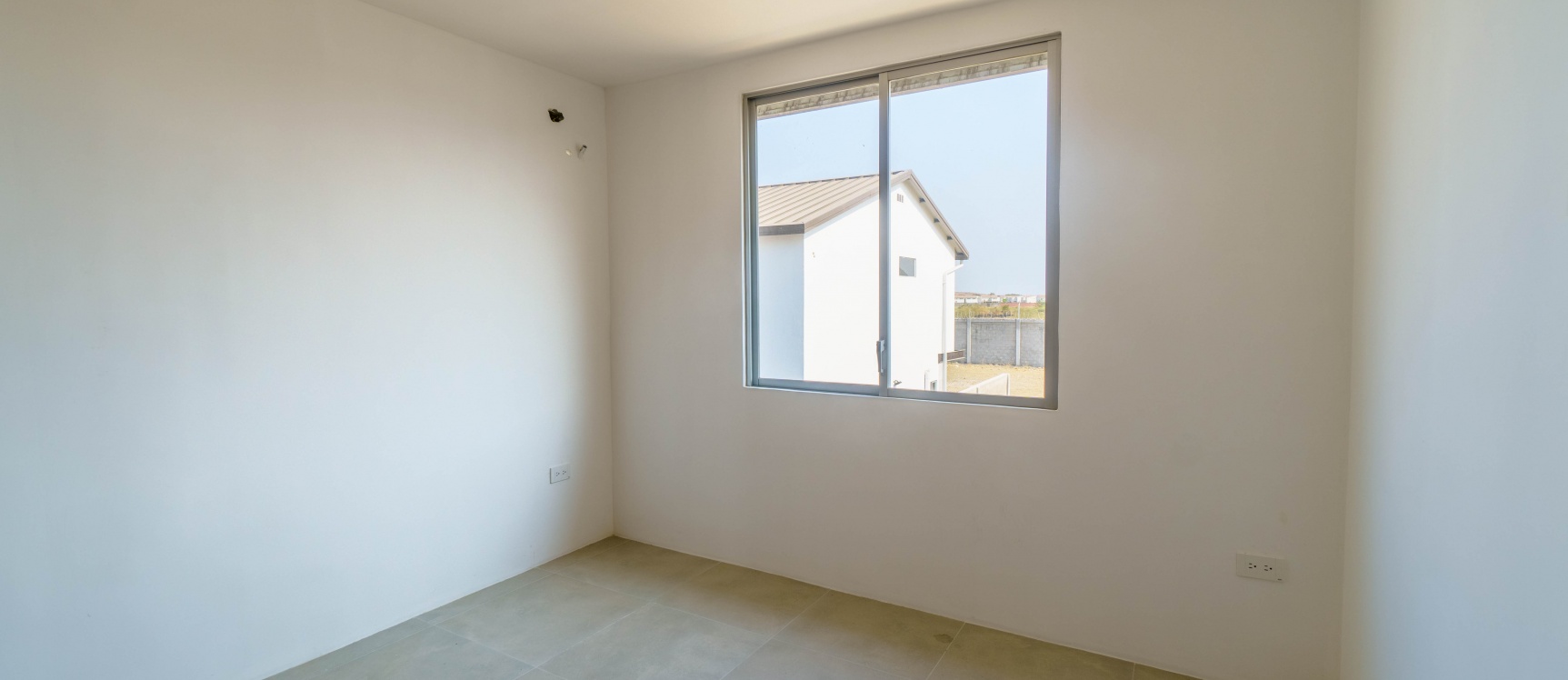 Casa en venta por estrenar con excelentes acabados en Urbanización Amalfi, Vía la Aurora Km 5.5 GeoBienes - Casa en venta por estrenar con excelentes acabados en Urbanización Amalfi, Vía la Aurora Km 5.5 - Plusvalia Guayaquil Casas de venta y alquiler Inmobiliaria Ecuador