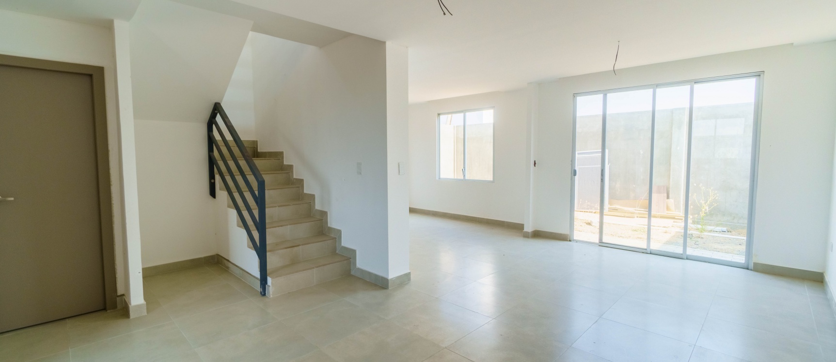 Casa en venta por estrenar con excelentes acabados en Urbanización Amalfi, Vía la Aurora Km 5.5 GeoBienes - Casa en venta por estrenar con excelentes acabados en Urbanización Amalfi, Vía la Aurora Km 5.5 - Plusvalia Guayaquil Casas de venta y alquiler Inmobiliaria Ecuador