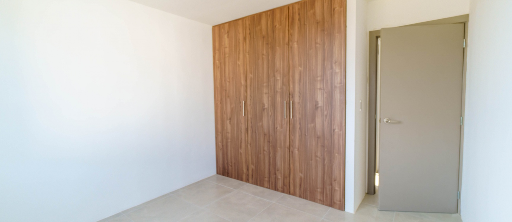 Casa en venta por estrenar con excelentes acabados en Urbanización Amalfi, Vía la Aurora Km 5.5 GeoBienes - Casa en venta por estrenar con excelentes acabados en Urbanización Amalfi, Vía la Aurora Km 5.5 - Plusvalia Guayaquil Casas de venta y alquiler Inmobiliaria Ecuador