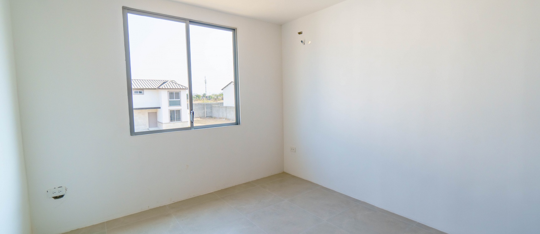 Casa en venta por estrenar con excelentes acabados en Urbanización Amalfi, Vía la Aurora Km 5.5 GeoBienes - Casa en venta por estrenar con excelentes acabados en Urbanización Amalfi, Vía la Aurora Km 5.5 - Plusvalia Guayaquil Casas de venta y alquiler Inmobiliaria Ecuador