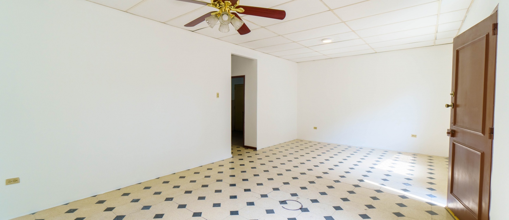 Casa en venta ubicada en Cdla. Ferroviaria, Guayaquil GeoBienes - Casa en venta ubicada en Cdla. Ferroviaria, Guayaquil - Plusvalia Guayaquil Casas de venta y alquiler Inmobiliaria Ecuador