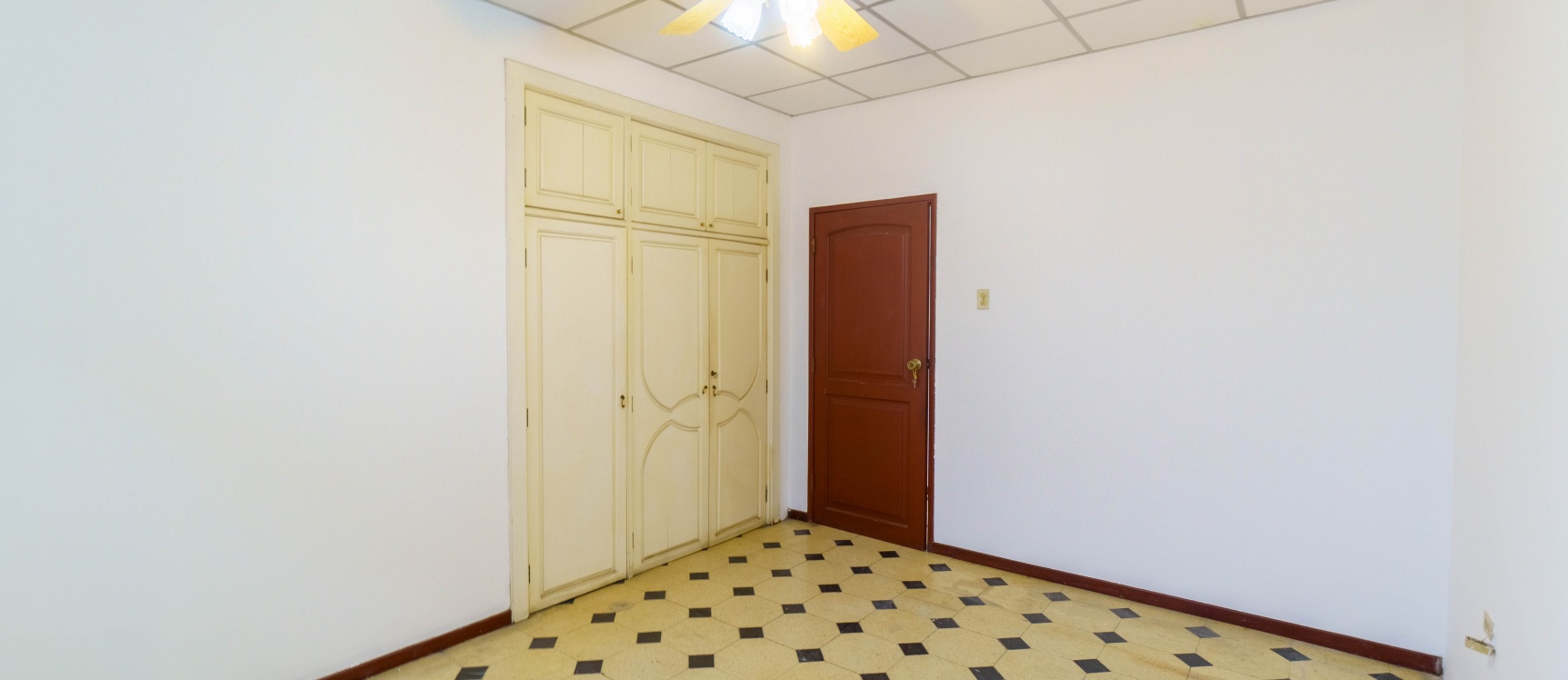 Casa en venta ubicada en Cdla. Ferroviaria, Guayaquil GeoBienes - Casa en venta ubicada en Cdla. Ferroviaria, Guayaquil - Plusvalia Guayaquil Casas de venta y alquiler Inmobiliaria Ecuador
