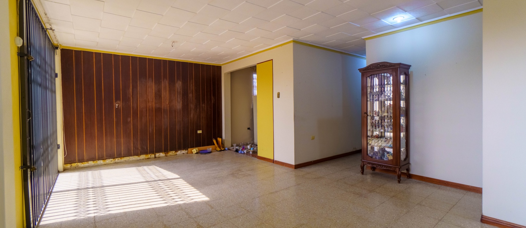 Casa en venta ubicada en Cdla del IESS, Sur de Guayaquil GeoBienes - Casa en venta ubicada en Cdla del IESS, Sur de Guayaquil - Plusvalia Guayaquil Casas de venta y alquiler Inmobiliaria Ecuador