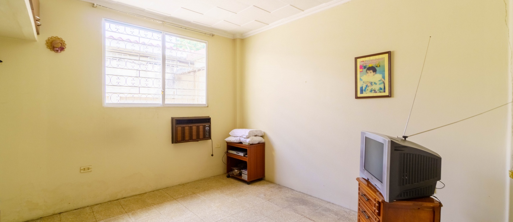 Casa en venta ubicada en Cdla del IESS, Sur de Guayaquil GeoBienes - Casa en venta ubicada en Cdla del IESS, Sur de Guayaquil - Plusvalia Guayaquil Casas de venta y alquiler Inmobiliaria Ecuador