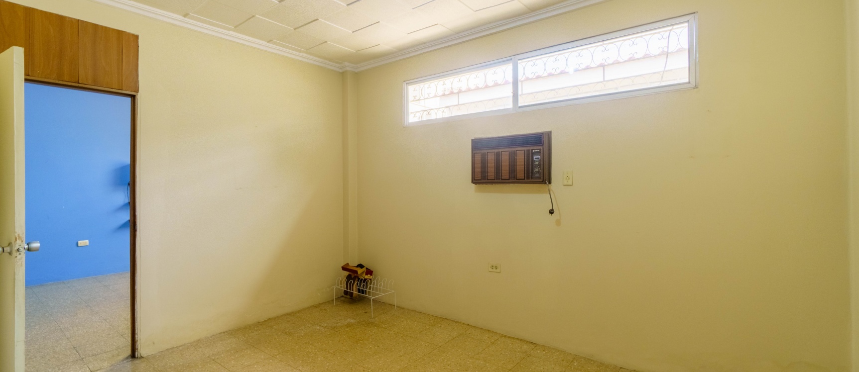Casa en venta ubicada en Cdla del IESS, Sur de Guayaquil GeoBienes - Casa en venta ubicada en Cdla del IESS, Sur de Guayaquil - Plusvalia Guayaquil Casas de venta y alquiler Inmobiliaria Ecuador