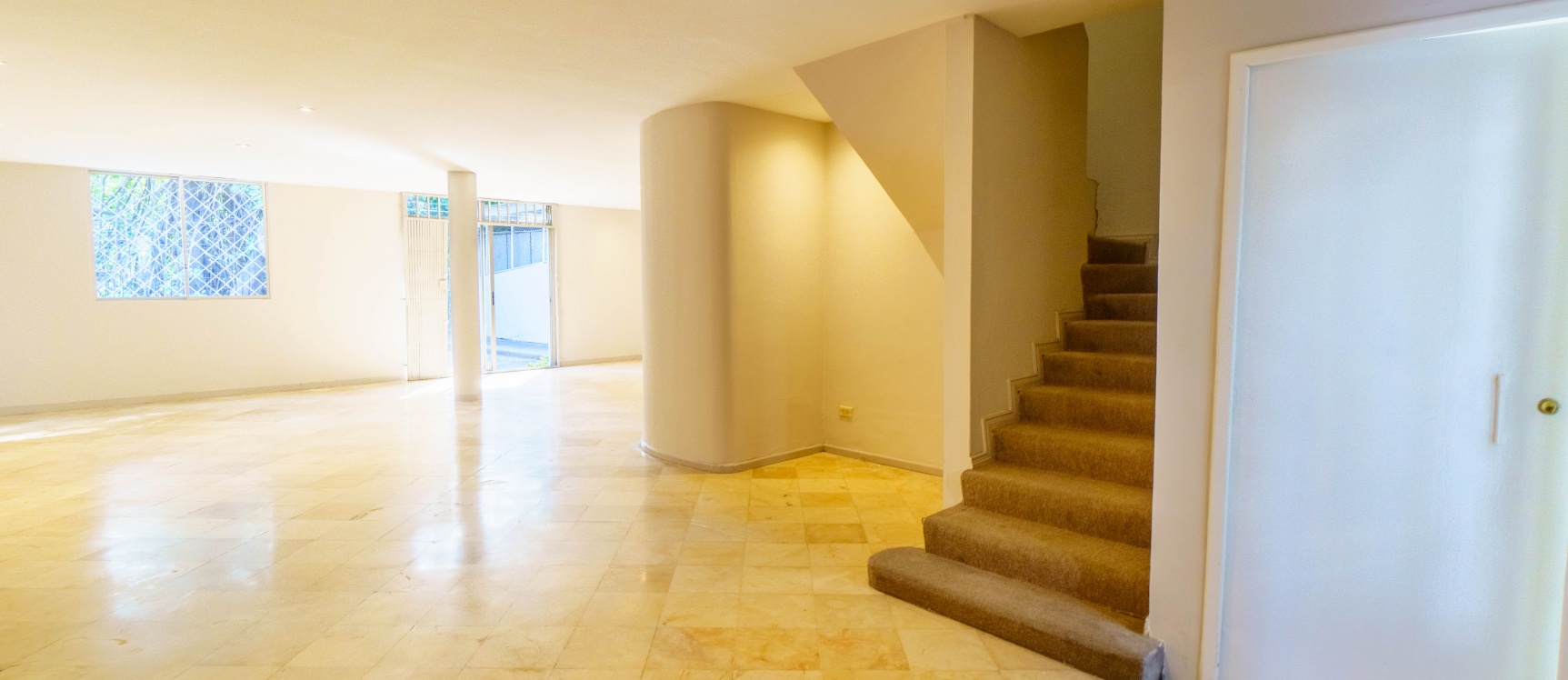 Casa en venta ubicada en conjunto cerrado en Urdesa, Norte de Guayaquil GeoBienes - Casa en venta ubicada en conjunto cerrado en Urdesa, Norte de Guayaquil - Plusvalia Guayaquil Casas de venta y alquiler Inmobiliaria Ecuador