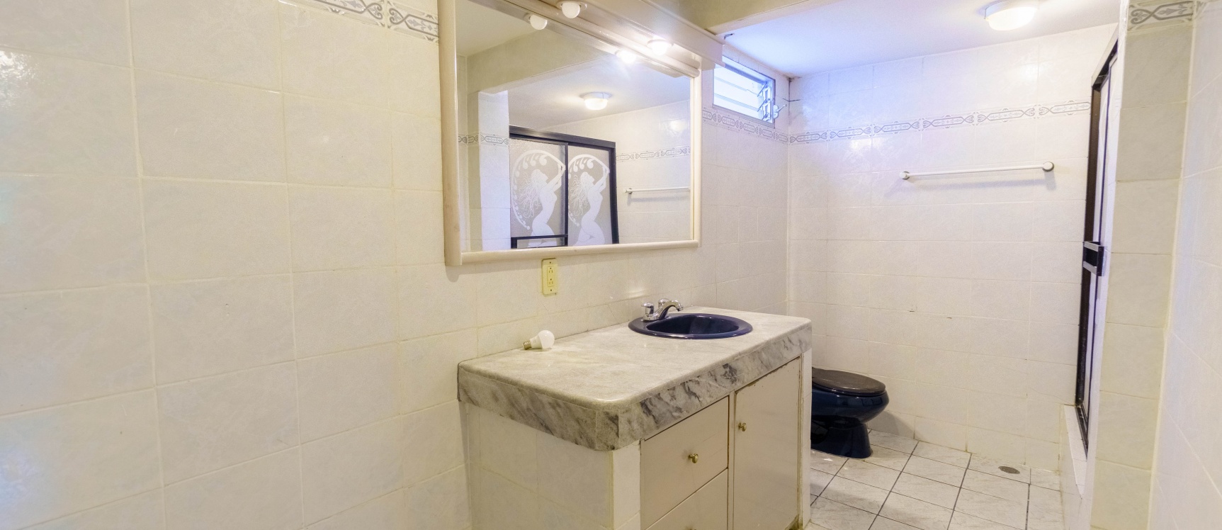 Casa en venta ubicada en conjunto cerrado en Urdesa, Norte de Guayaquil GeoBienes - Casa en venta ubicada en conjunto cerrado en Urdesa, Norte de Guayaquil - Plusvalia Guayaquil Casas de venta y alquiler Inmobiliaria Ecuador