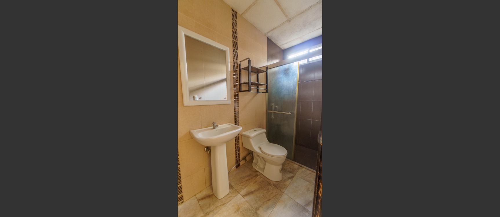 GeoBienes - Casa en venta ubicada en la Alborada, Norte de Guayaquil. - Plusvalia Guayaquil Casas de venta y alquiler Inmobiliaria Ecuador