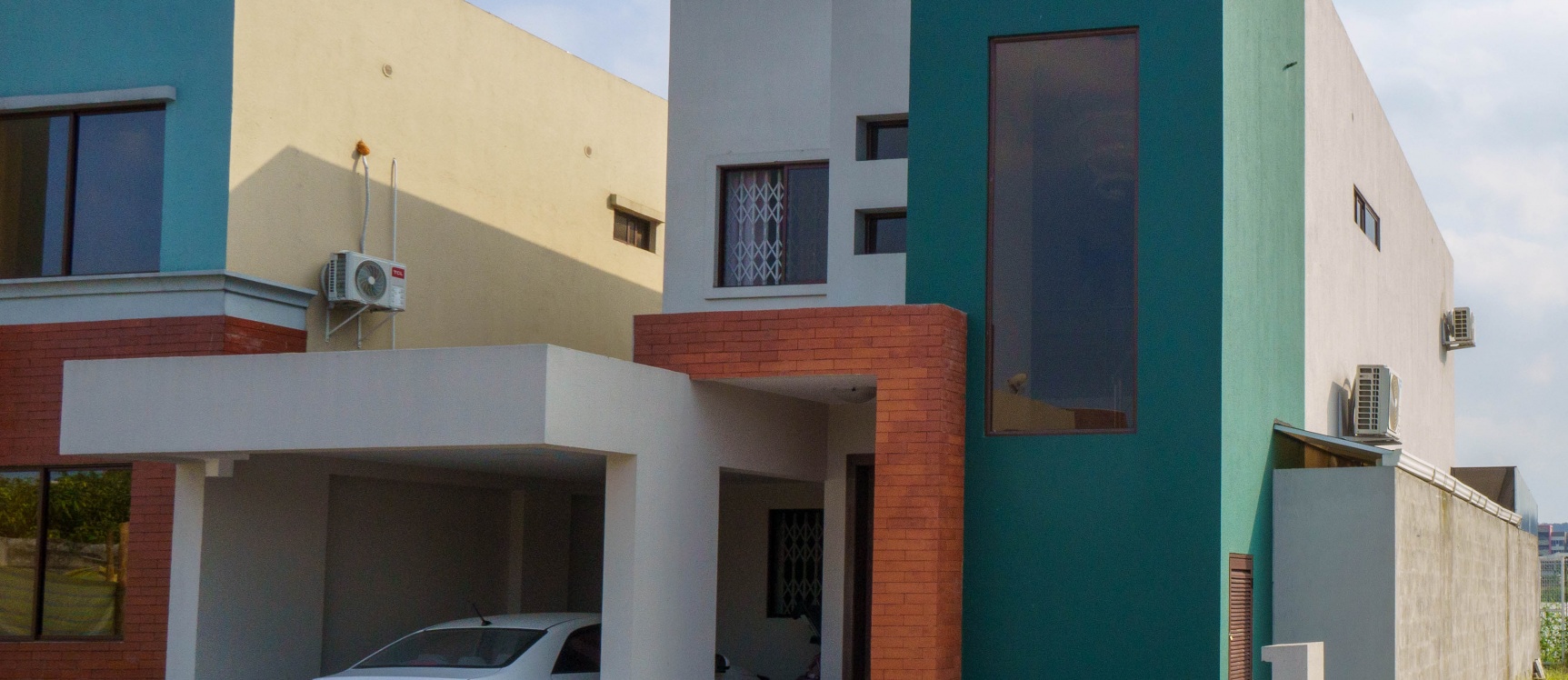 Casa en venta ubicada en la Urbanización Bali, Vista al río GeoBienes - Casa en venta ubicada en la Urbanización Bali, Vista al río - Plusvalia Guayaquil Casas de venta y alquiler Inmobiliaria Ecuador