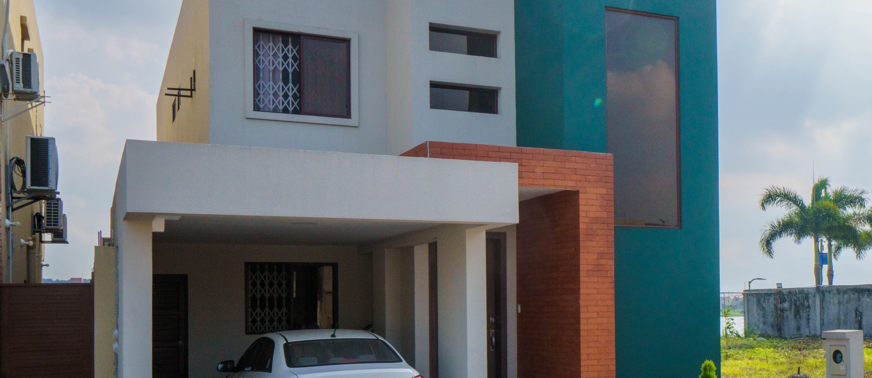 Casa en venta ubicada en la Urbanización Bali, Vista al río GeoBienes - Casa en venta ubicada en la Urbanización Bali, Vista al río - Plusvalia Guayaquil Casas de venta y alquiler Inmobiliaria Ecuador