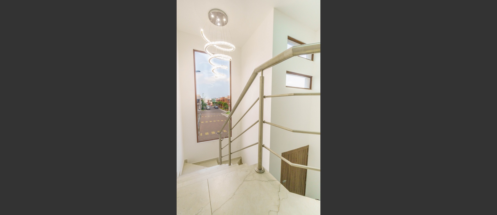 Casa en venta ubicada en la Urbanización Bali, Vista al río GeoBienes - Casa en venta ubicada en la Urbanización Bali, Vista al río - Plusvalia Guayaquil Casas de venta y alquiler Inmobiliaria Ecuador