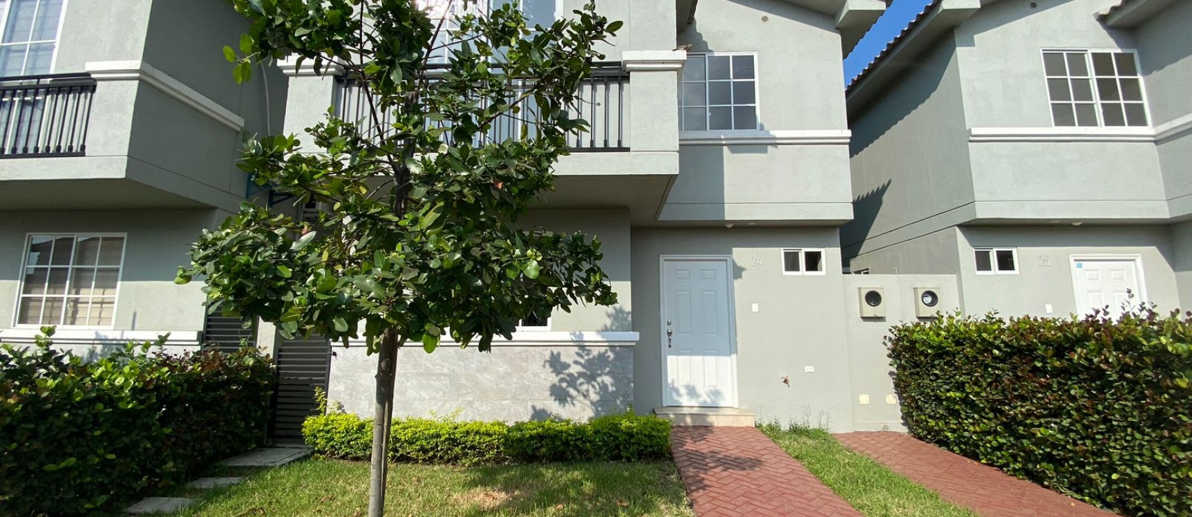 Casa en venta ubicada en la Urbanización Casa Laguna, Etapa Brisana GeoBienes - Casa en venta ubicada en la Urbanización Casa Laguna, Etapa Brisana - Plusvalia Guayaquil Casas de venta y alquiler Inmobiliaria Ecuador