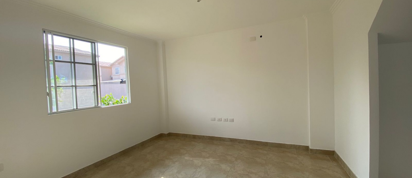 Casa en venta ubicada en la Urbanización Casa Laguna, Etapa Brisana GeoBienes - Casa en venta ubicada en la Urbanización Casa Laguna, Etapa Brisana - Plusvalia Guayaquil Casas de venta y alquiler Inmobiliaria Ecuador