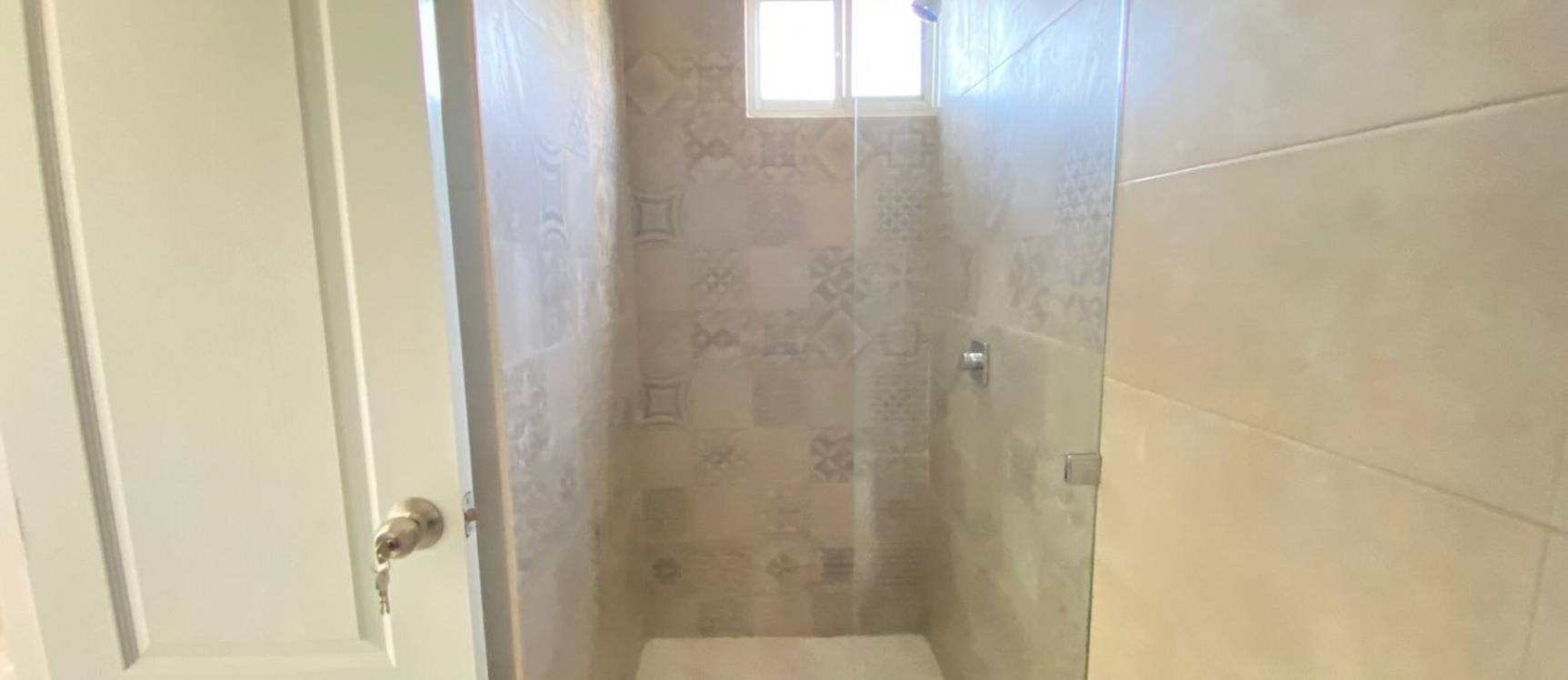 Casa en venta ubicada en la Urbanización Casa Laguna, Etapa Brisana GeoBienes - Casa en venta ubicada en la Urbanización Casa Laguna, Etapa Brisana - Plusvalia Guayaquil Casas de venta y alquiler Inmobiliaria Ecuador