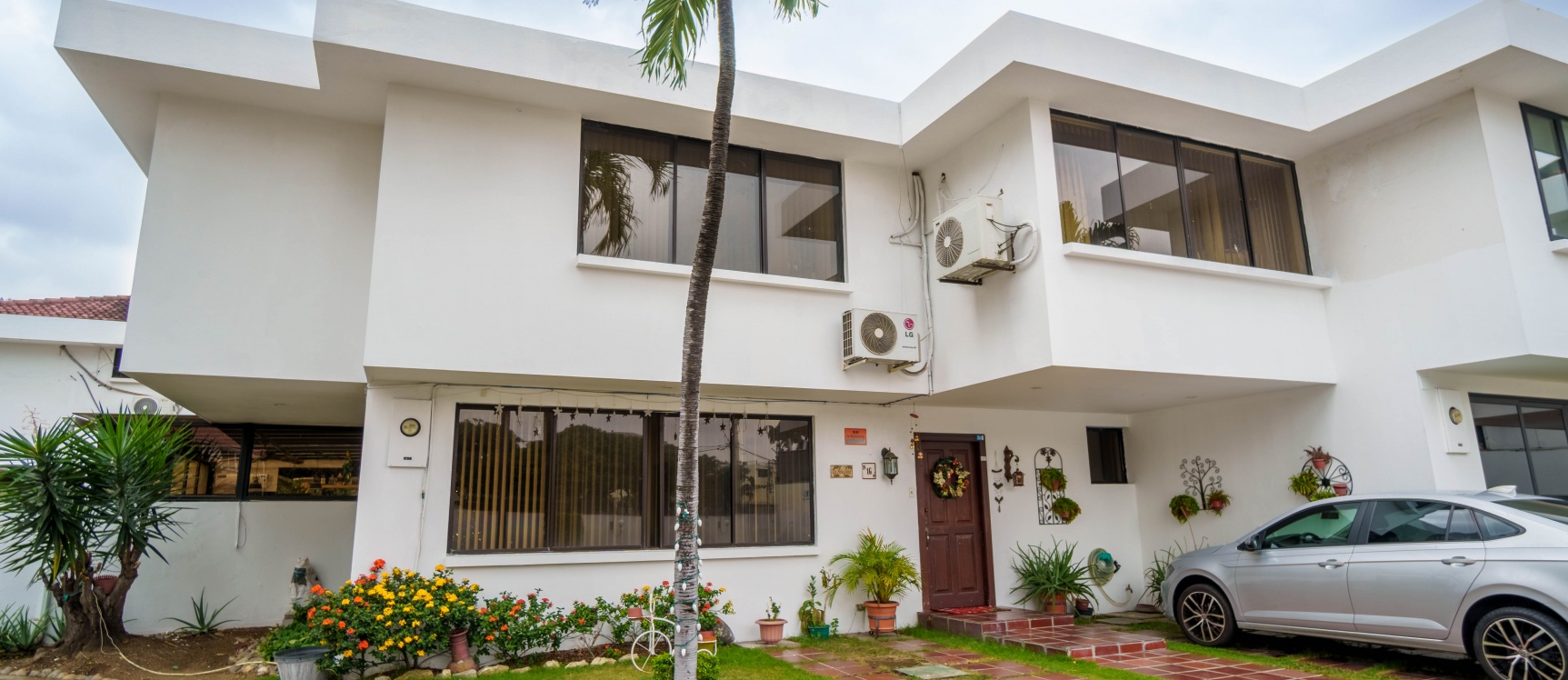 GeoBienes - Casa en venta ubicada en la Urbanización El Manantial, Ceibos - Plusvalia Guayaquil Casas de venta y alquiler Inmobiliaria Ecuador