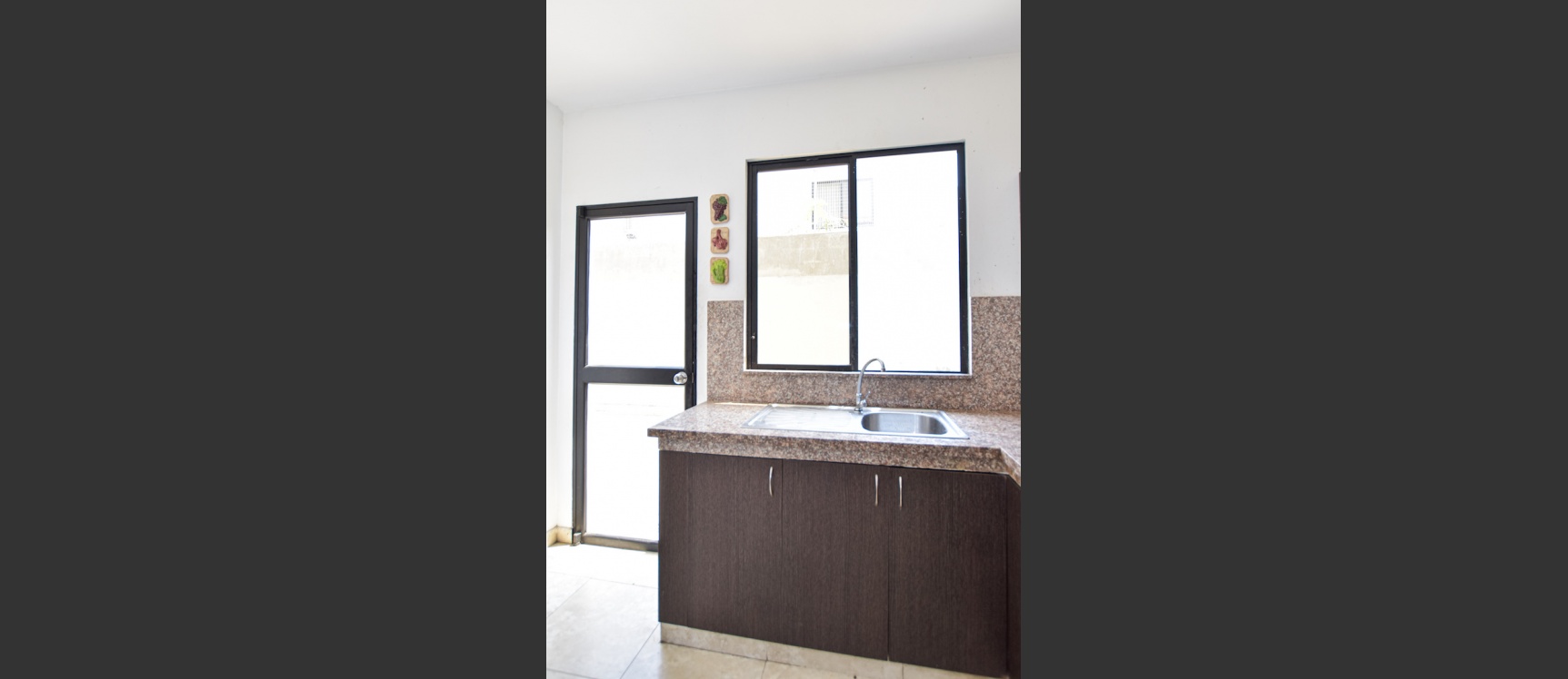Casa en venta ubicada en la Urbanización La Joya, Etapa Perla GeoBienes - Casa en venta ubicada en la Urbanización La Joya, Etapa Perla - Plusvalia Guayaquil Casas de venta y alquiler Inmobiliaria Ecuador