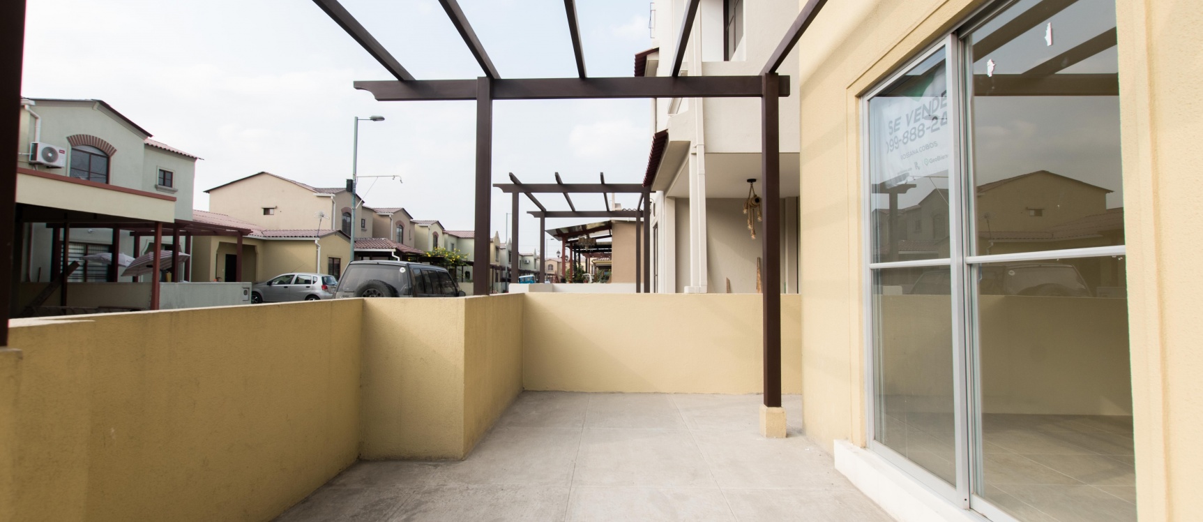 GeoBienes - Casa en venta ubicada en la Urbanización La Rioja, Etapa Bolonia - Plusvalia Guayaquil Casas de venta y alquiler Inmobiliaria Ecuador