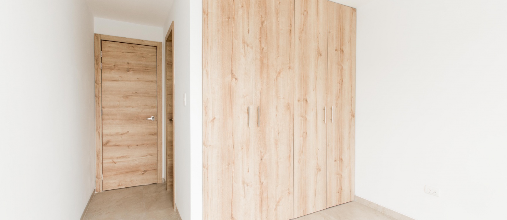 Casa en venta ubicada en la Urbanización Vistana 1000, Etapa Omega GeoBienes - Casa en venta ubicada en la Urbanización Vistana 1000, Etapa Omega - Plusvalia Guayaquil Casas de venta y alquiler Inmobiliaria Ecuador