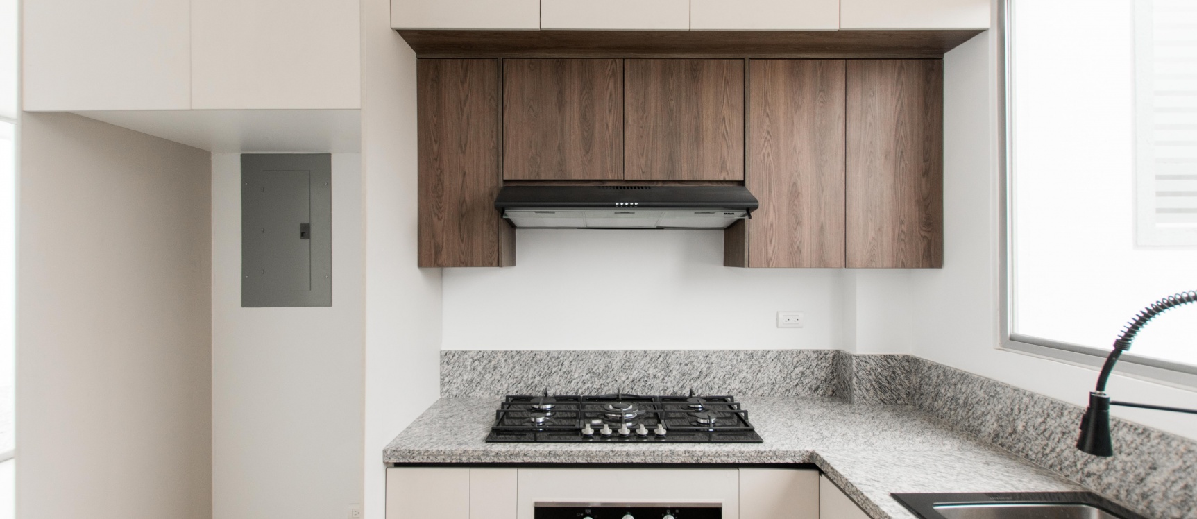Casa en venta ubicada en la Urbanización Vistana 1000, Etapa Omega GeoBienes - Casa en venta ubicada en la Urbanización Vistana 1000, Etapa Omega - Plusvalia Guayaquil Casas de venta y alquiler Inmobiliaria Ecuador