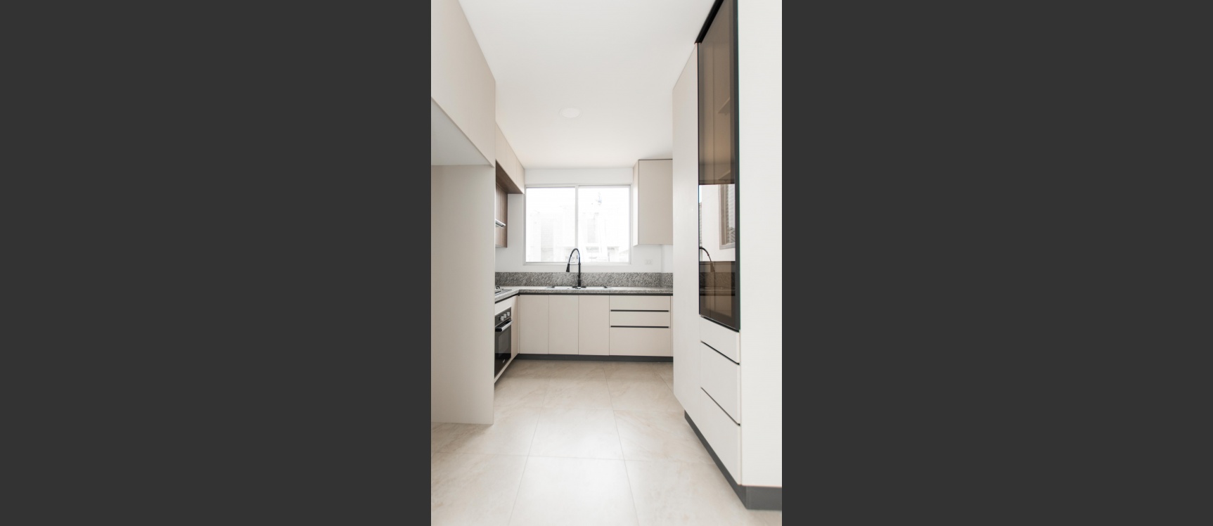 Casa en venta ubicada en la Urbanización Vistana 1000, Etapa Omega GeoBienes - Casa en venta ubicada en la Urbanización Vistana 1000, Etapa Omega - Plusvalia Guayaquil Casas de venta y alquiler Inmobiliaria Ecuador
