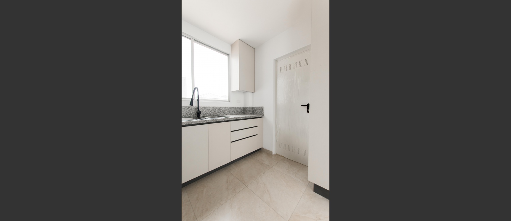 Casa en venta ubicada en la Urbanización Vistana 1000, Etapa Omega GeoBienes - Casa en venta ubicada en la Urbanización Vistana 1000, Etapa Omega - Plusvalia Guayaquil Casas de venta y alquiler Inmobiliaria Ecuador