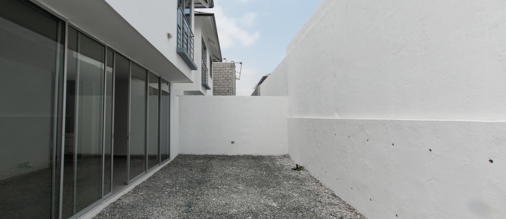 Casa en venta ubicada en la Urbanización Vistana 1000, Etapa Omega GeoBienes - Casa en venta ubicada en la Urbanización Vistana 1000, Etapa Omega - Plusvalia Guayaquil Casas de venta y alquiler Inmobiliaria Ecuador