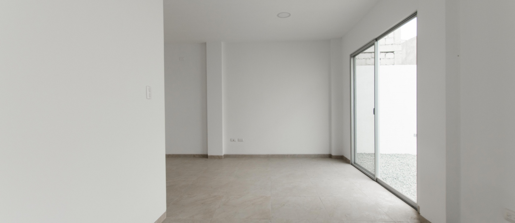 Casa en venta ubicada en la Urbanización Vistana 1000, Etapa Omega GeoBienes - Casa en venta ubicada en la Urbanización Vistana 1000, Etapa Omega - Plusvalia Guayaquil Casas de venta y alquiler Inmobiliaria Ecuador