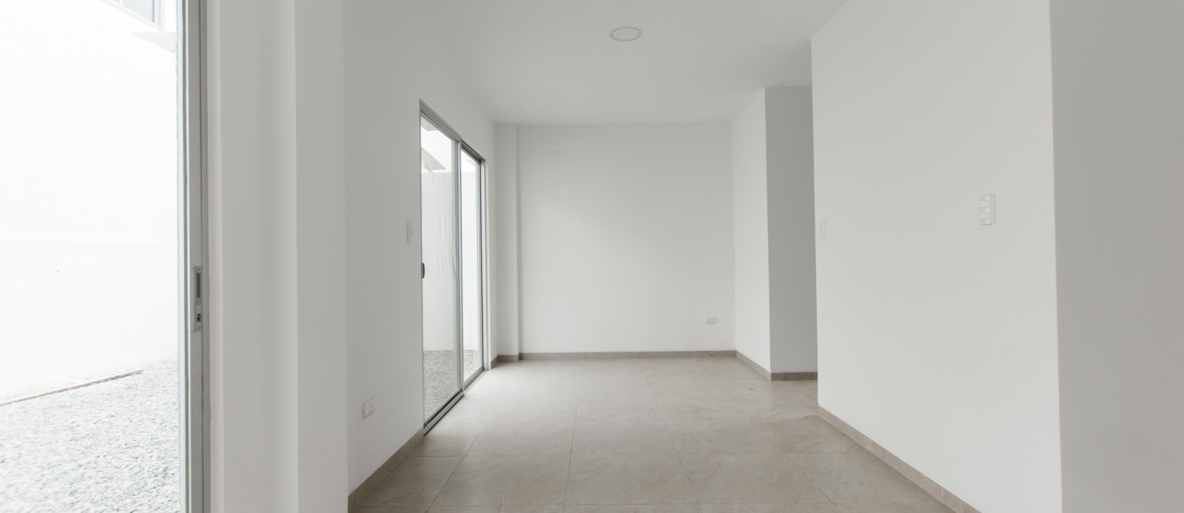 Casa en venta ubicada en la Urbanización Vistana 1000, Etapa Omega GeoBienes - Casa en venta ubicada en la Urbanización Vistana 1000, Etapa Omega - Plusvalia Guayaquil Casas de venta y alquiler Inmobiliaria Ecuador