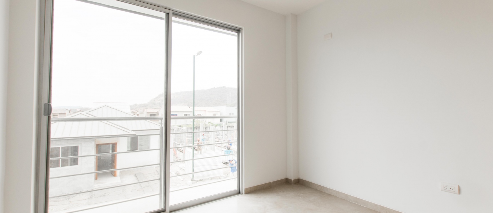 Casa en venta ubicada en la Urbanización Vistana 1000, Etapa Omega GeoBienes - Casa en venta ubicada en la Urbanización Vistana 1000, Etapa Omega - Plusvalia Guayaquil Casas de venta y alquiler Inmobiliaria Ecuador
