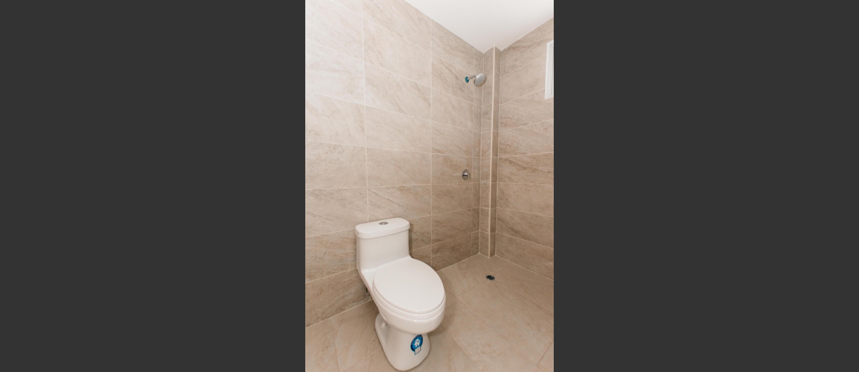 Casa en venta ubicada en la Urbanización Vistana 1000, Etapa Omega GeoBienes - Casa en venta ubicada en la Urbanización Vistana 1000, Etapa Omega - Plusvalia Guayaquil Casas de venta y alquiler Inmobiliaria Ecuador