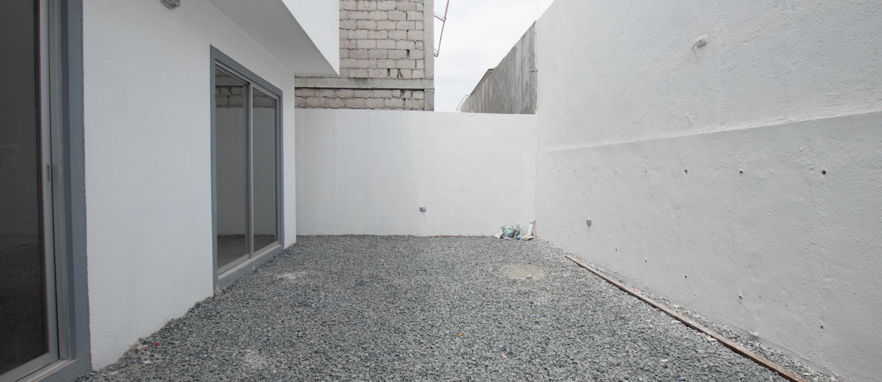 Casa en venta ubicada en la Urbanización Vistana 1000, Etapa Omega GeoBienes - Casa en venta ubicada en la Urbanización Vistana 1000, Etapa Omega - Plusvalia Guayaquil Casas de venta y alquiler Inmobiliaria Ecuador