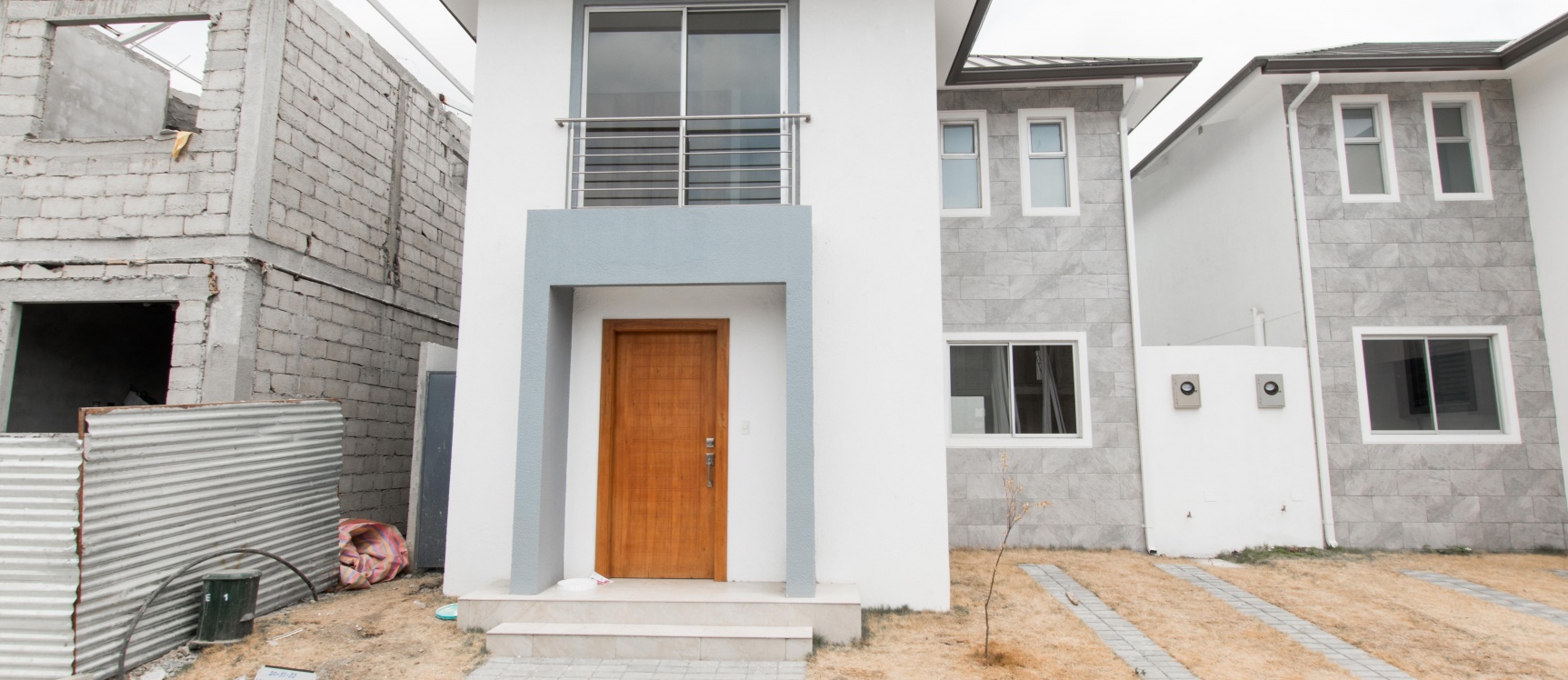 Casa en venta ubicada en la Urbanización Vistana 1000, Etapa Omega GeoBienes - Casa en venta ubicada en la Urbanización Vistana 1000, Etapa Omega - Plusvalia Guayaquil Casas de venta y alquiler Inmobiliaria Ecuador