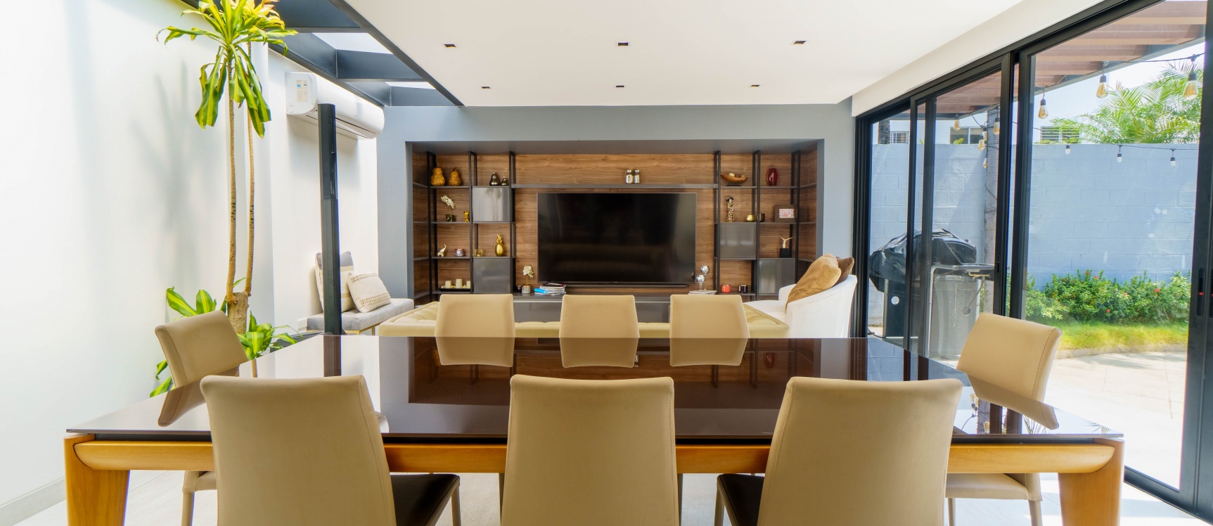 Casa en venta ubicada en Urbanización Entre Lagos, Samborondón GeoBienes - Casa en venta ubicada en Urbanización Entre Lagos, Samborondón - Plusvalia Guayaquil Casas de venta y alquiler Inmobiliaria Ecuador