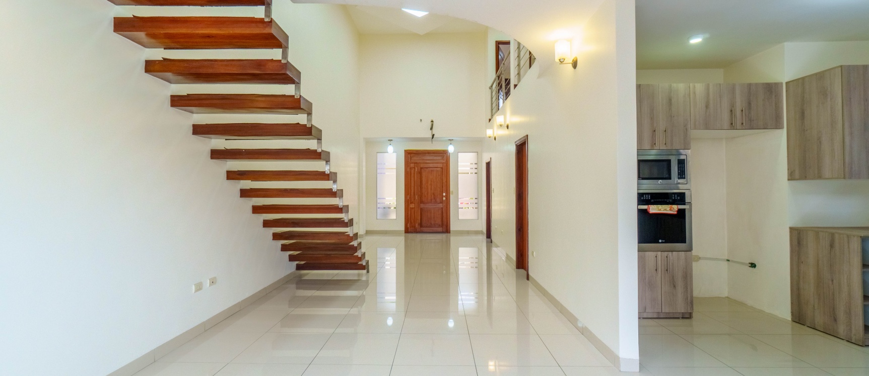Casa en venta ubicada en Urbanización Villa Club, etapa Natura GeoBienes - Casa en venta ubicada en Urbanización Villa Club, etapa Natura - Plusvalia Guayaquil Casas de venta y alquiler Inmobiliaria Ecuador