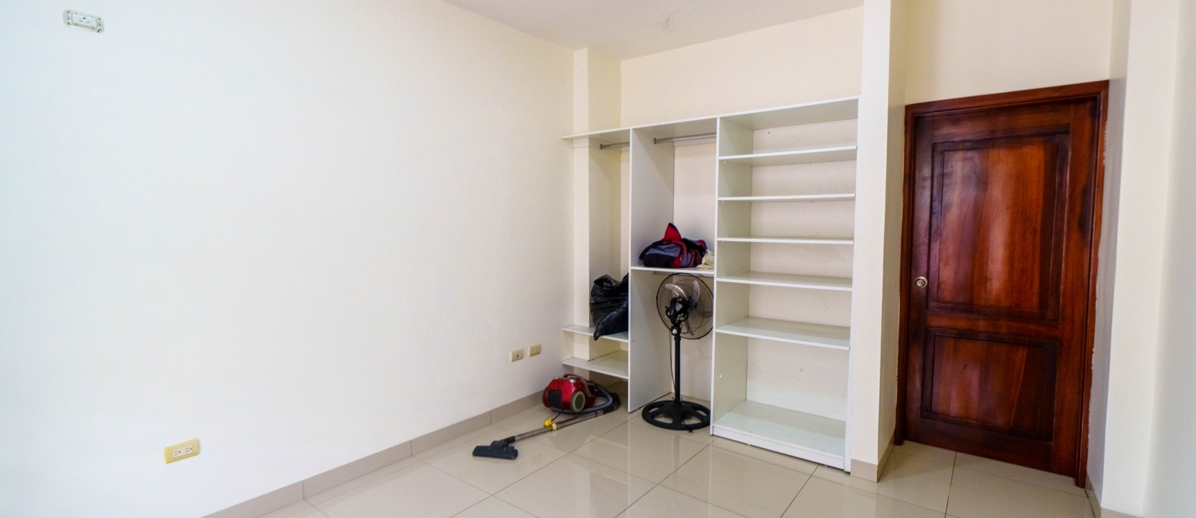 Casa en venta ubicada en Urbanización Villa Club, etapa Natura GeoBienes - Casa en venta ubicada en Urbanización Villa Club, etapa Natura - Plusvalia Guayaquil Casas de venta y alquiler Inmobiliaria Ecuador