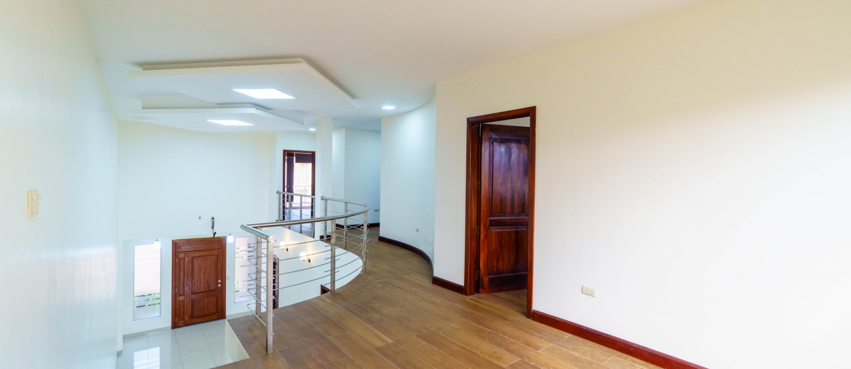 Casa en venta ubicada en Urbanización Villa Club, etapa Natura GeoBienes - Casa en venta ubicada en Urbanización Villa Club, etapa Natura - Plusvalia Guayaquil Casas de venta y alquiler Inmobiliaria Ecuador
