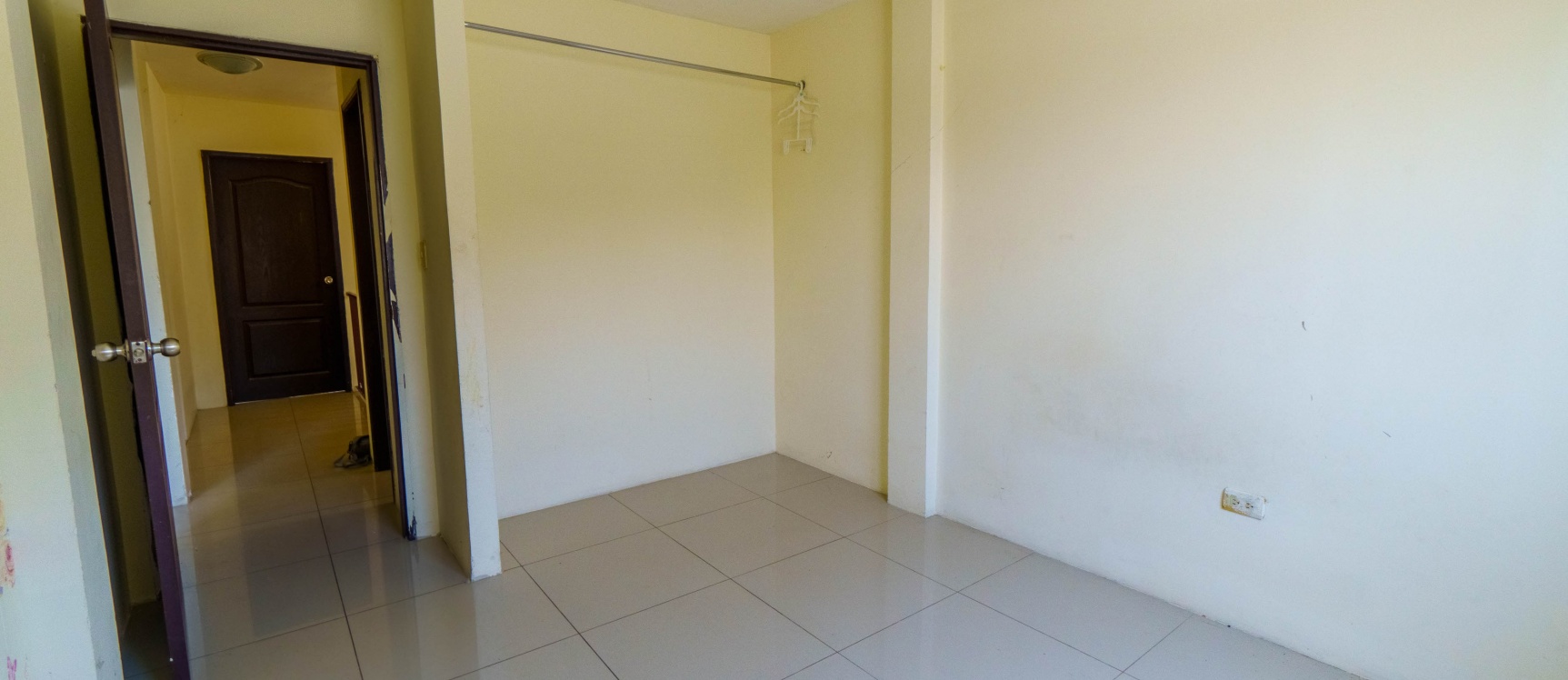 Casa en venta ubicada en Urbanización Villa Italia, La Aurora. Vía Daule GeoBienes - Casa en venta ubicada en Urbanización Villa Italia, La Aurora. Vía Daule - Plusvalia Guayaquil Casas de venta y alquiler Inmobiliaria Ecuador